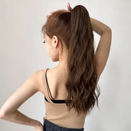 Coada de Par cu Cleste Ondulata Saten Natural Deschis, 70 cm