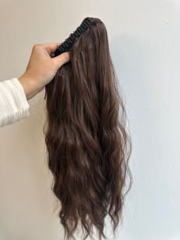 Coada de Par cu Cleste Ondulata Saten Natural Deschis, 70 cm