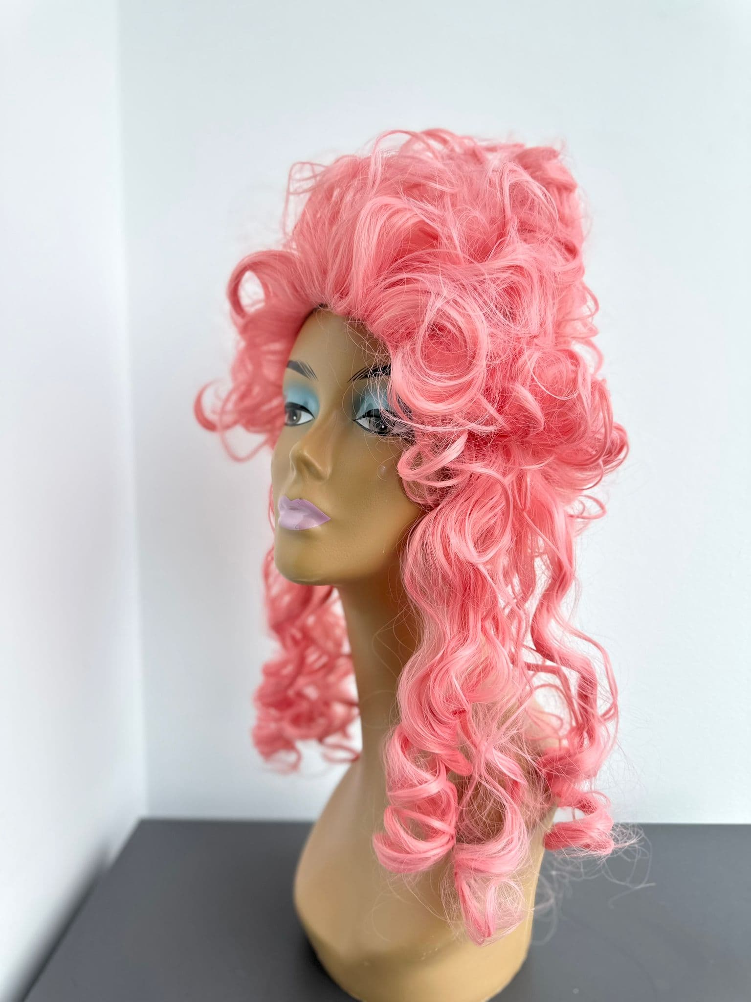 Peruca pentru teatru Brianna