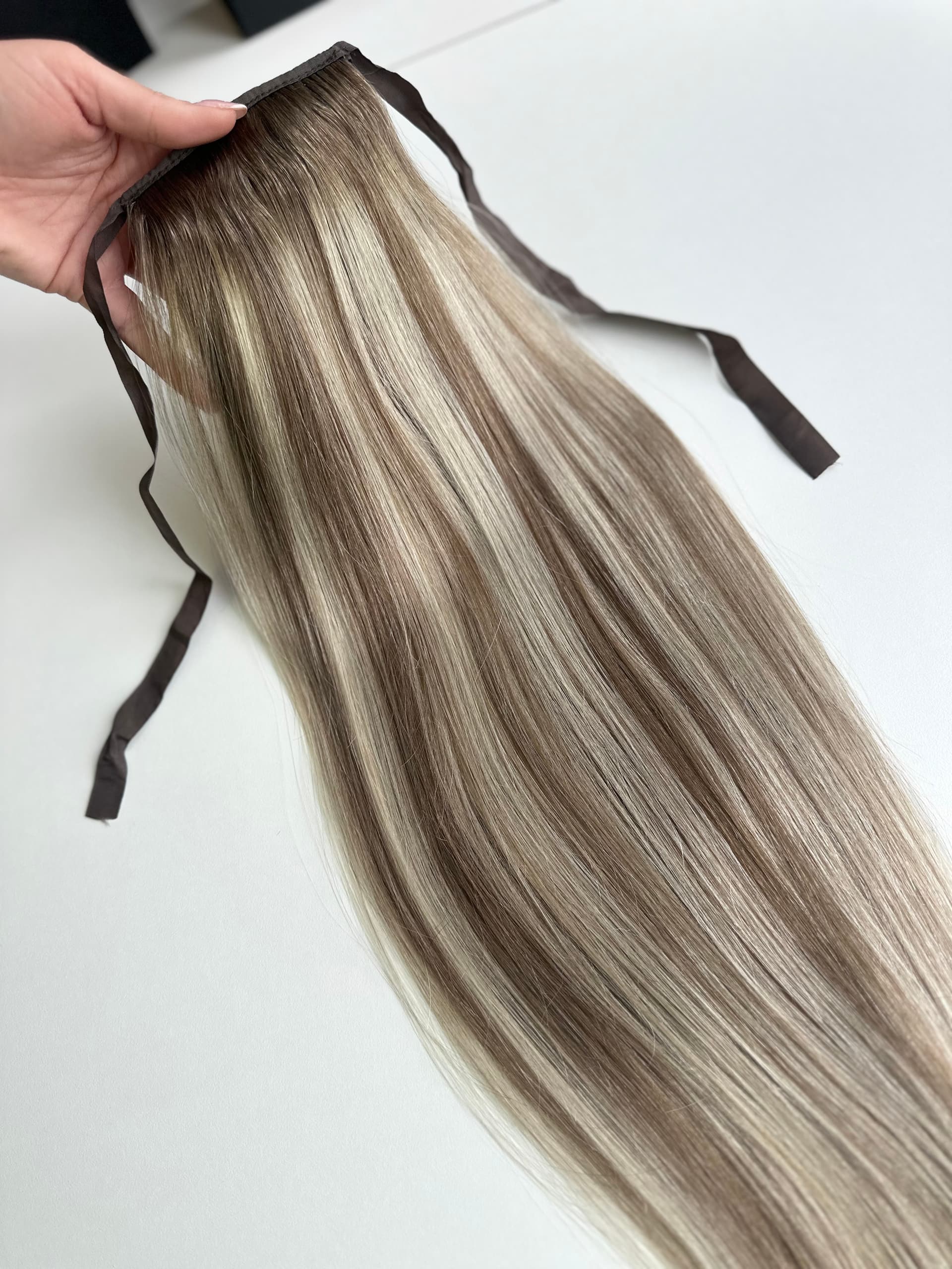 Coada de par White Platinum Balayage #8/Silver/#8 Coada de par White Platinum Balayage #8/Silver/#8