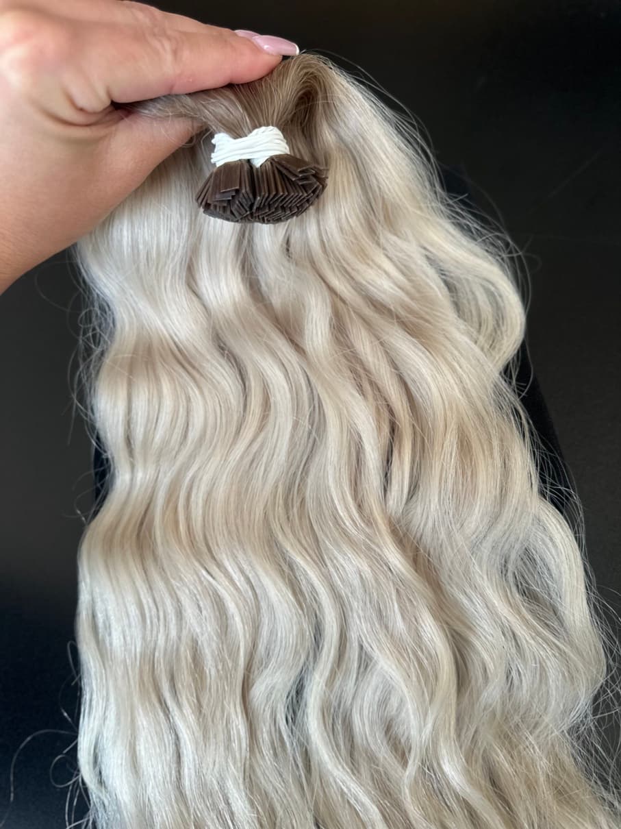 Extensii Cheratina Russian Hair Ombre #8/Silver Ondulat Extensii Cheratina Russian Hair Ombre #8/Silver Ondulat