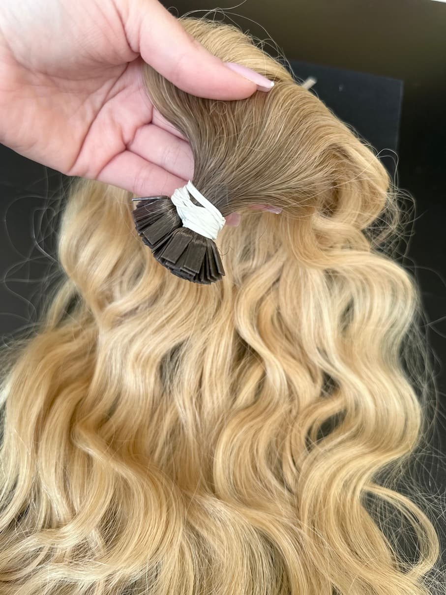 Extensii Cheratina Russian Hair Ombre #4/#9.0 Extensii Cheratina Russian Hair Ombre #4/#9.0