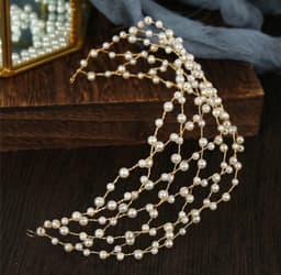 Accesoriu cu perle si design auriu Accesoriu cu perle si design auriu